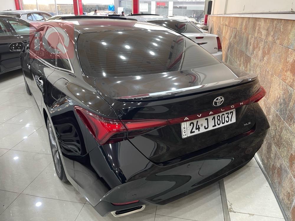 تويوتا أفالون